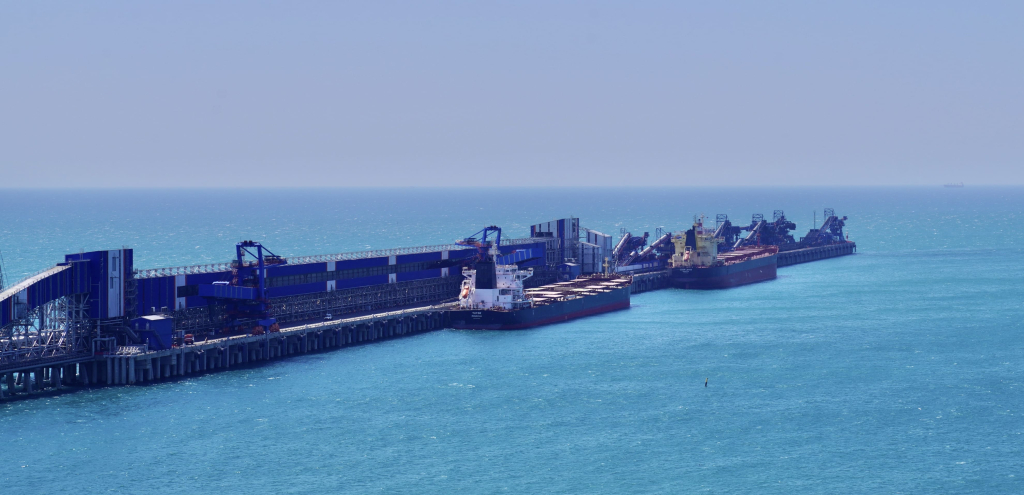 «ОТЭКО» открыла в порту Тамань крупнейший в мире закрытый склад серы.